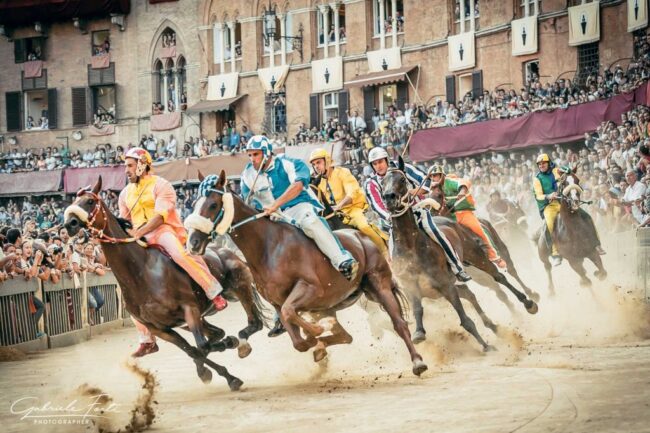 Palio di Siena Corsa Contrade 16Agosto 26 1024x682 1